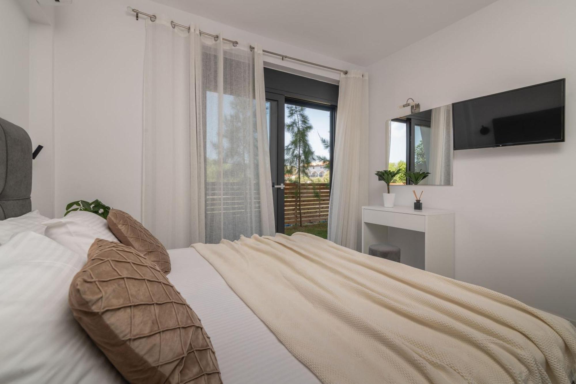 Sunwhite Villas - Private Pool & Cozy Atmosphere, By Zantewize Laganas Buitenkant foto
